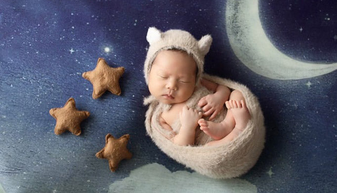 When Can My Baby Sleep With a Blanket?